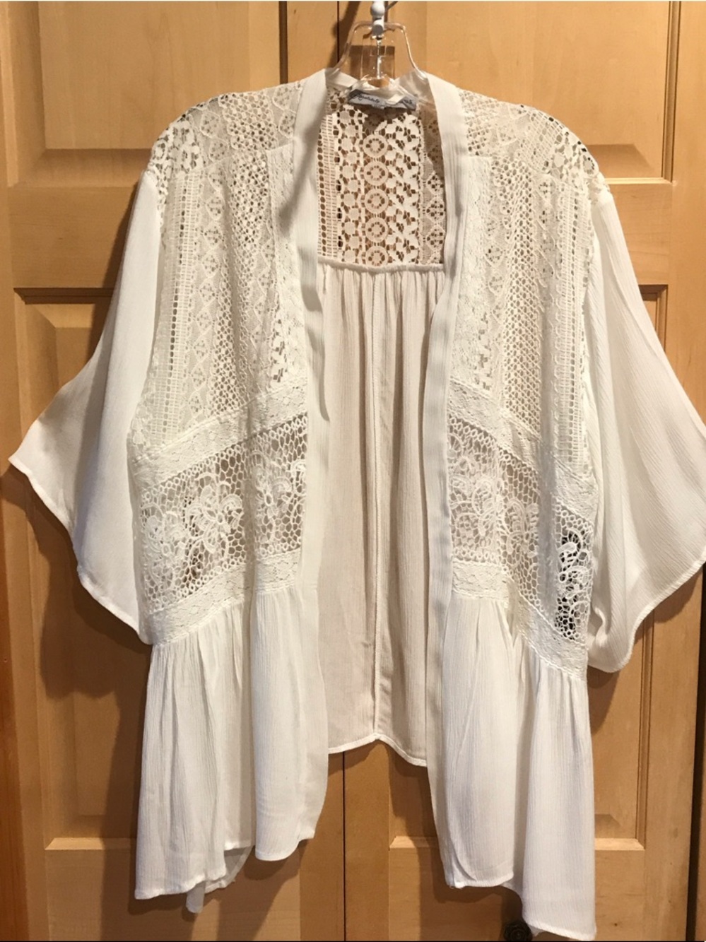 New Absolutely Famous Ivory Crochet Lace Kimono